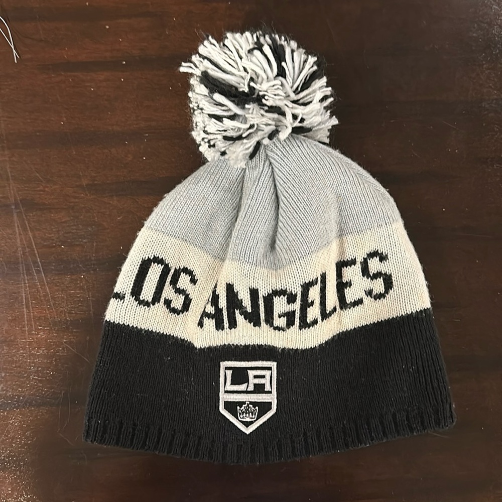 LA Kings knit hat